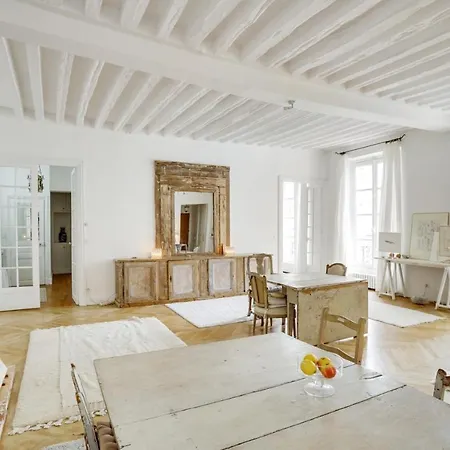 Beautiful With Large Bright Living Paris